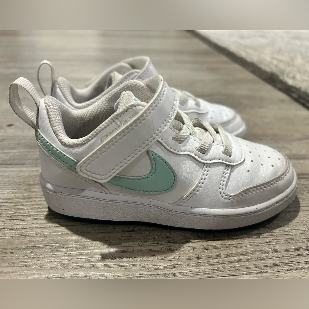 Nike Kids White and Light Green Sneakers